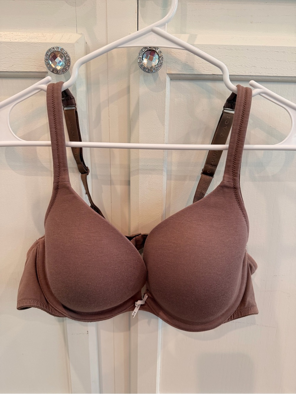 Size 40B Cacique Boost Plunge Bra in Mauve Brown